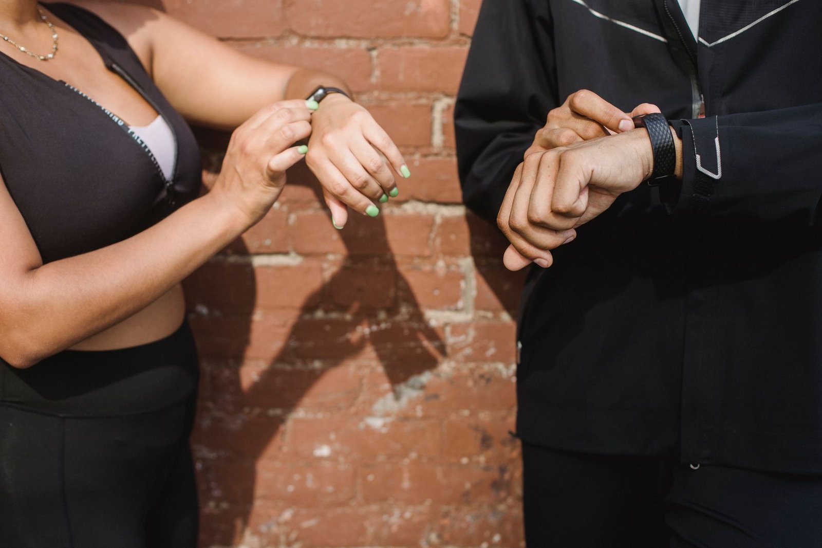 Digital fitness tracking device displaying workout telemetry and body metrics.